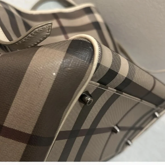 Burberry Cantebury Smoke Check Gray Plaid Tote with Cream Handles Preloved! - Picture 8 of 13